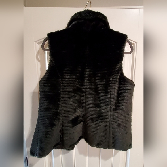 Black reversible vest - Picture 3 of 6